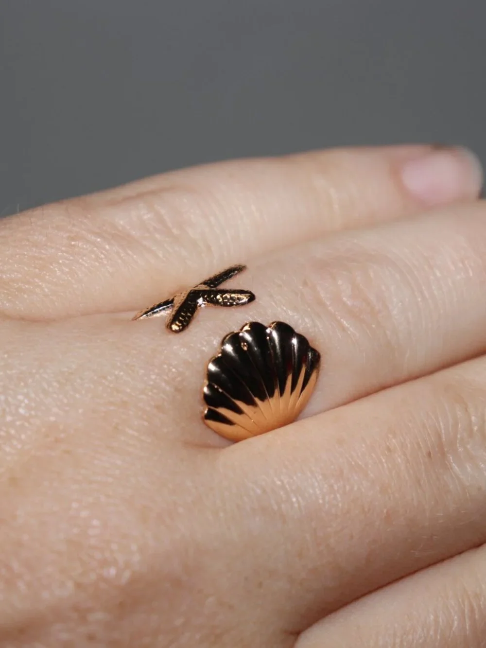 ✨ NWOT Gold Seashell & Starfish Adjustable Ring • Size 8–9 ✨
